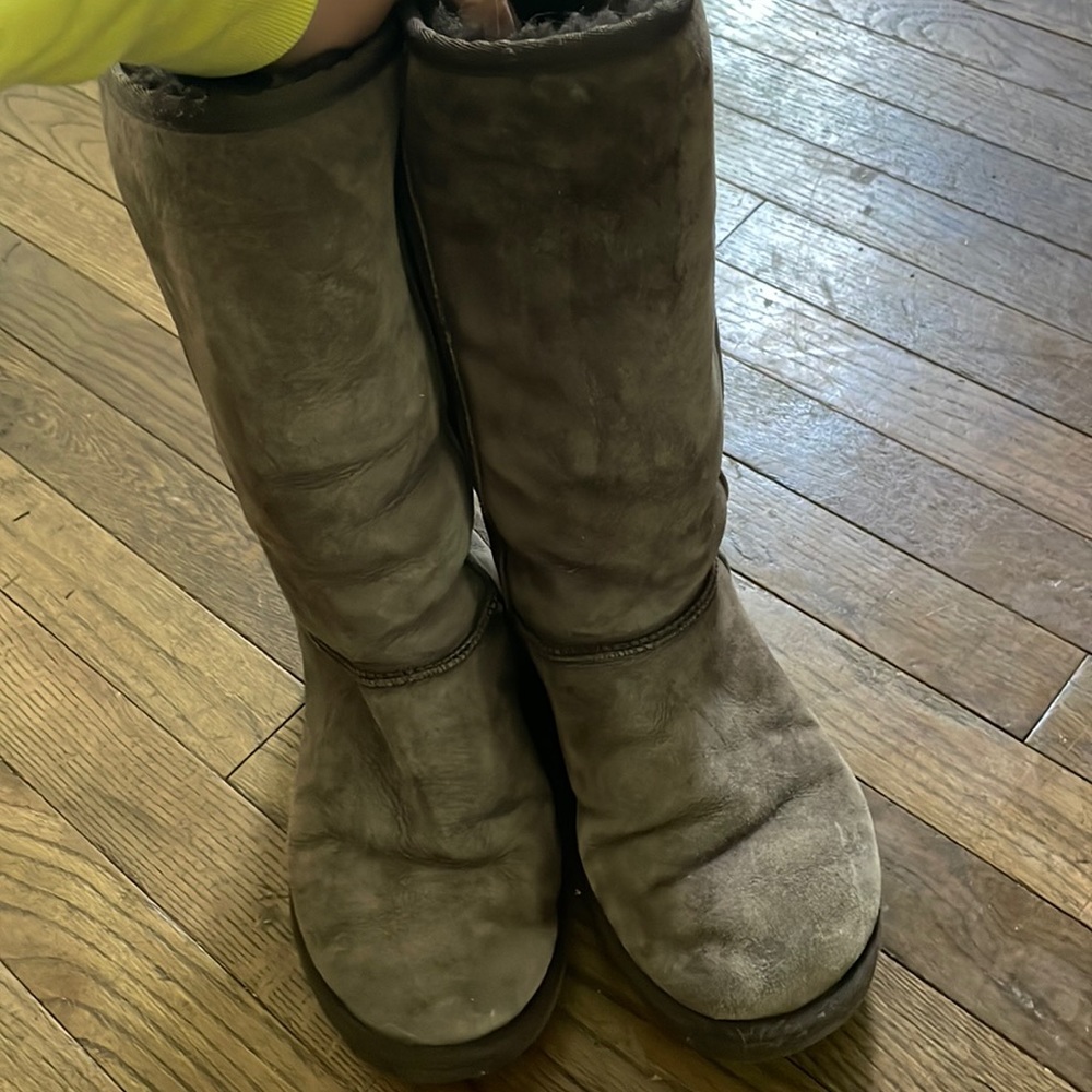 Ugg brown boots classic tall style size 9 women